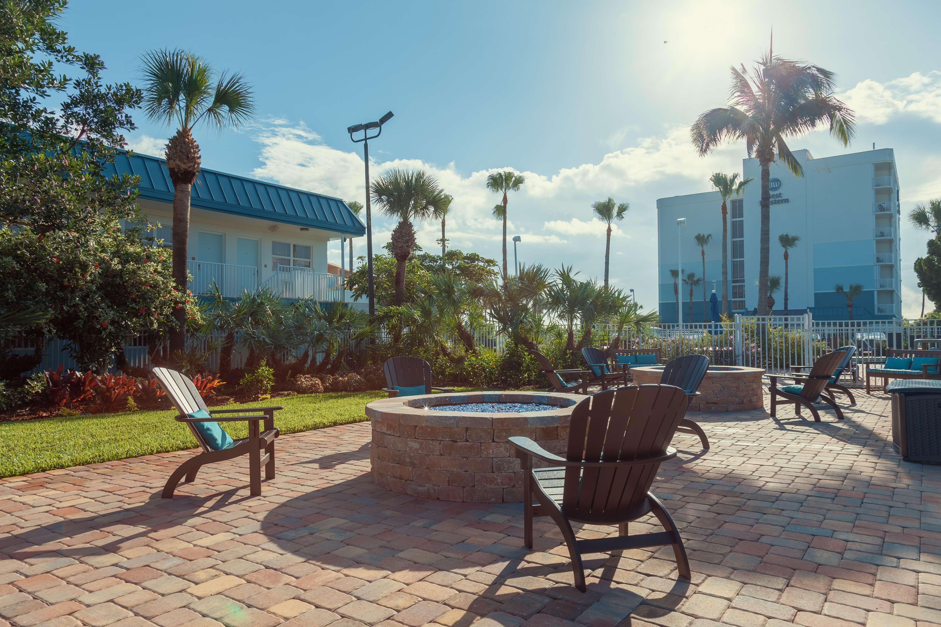 Best Western Cocoa Beach Hotel & Suites Exterior photo